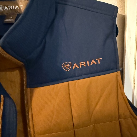 Ariat Men's Navy and Mustard Quilted Vest - Picture 2 of 5